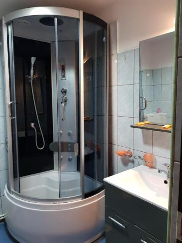 Hotel Magnolia - last minute hotel in Aiud