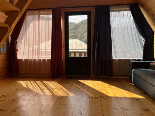 Vaso Levani Kazbegi Cottage
