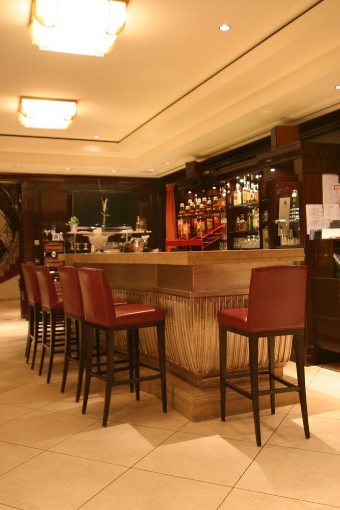 Hotel Bar