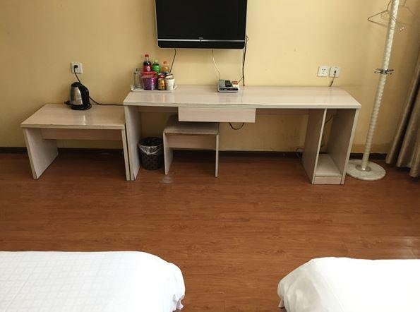 Weinan Hua Long Sunshine Express Inn — hotel in Weinan