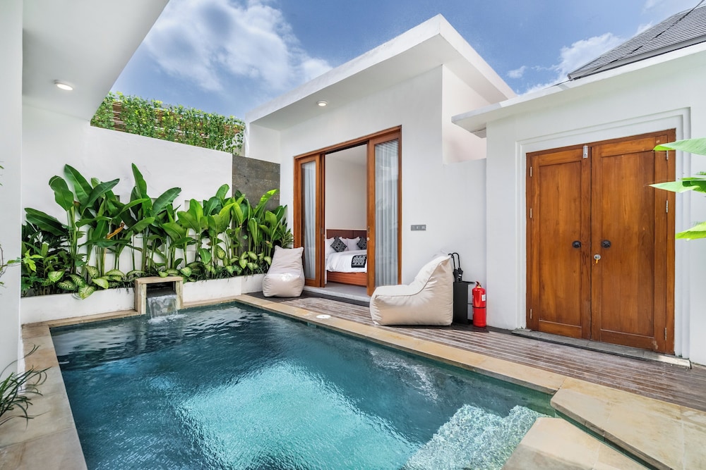 Sunset Max Villa Seminyak — 4-Star Luxury Hotel in Denpasar, Indonesia