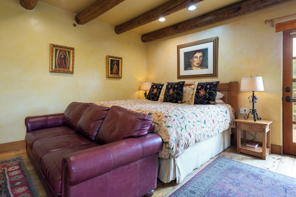 Inn on La Loma Plaza - photo 24