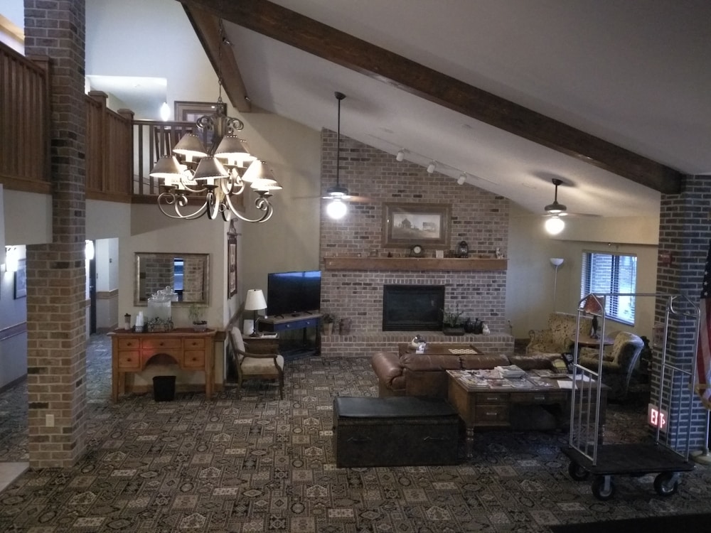 Madelia Hotel & Suites - photo 2