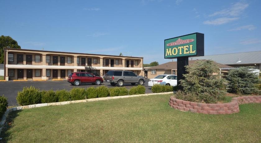 Newcastle Motel — Newcastle
