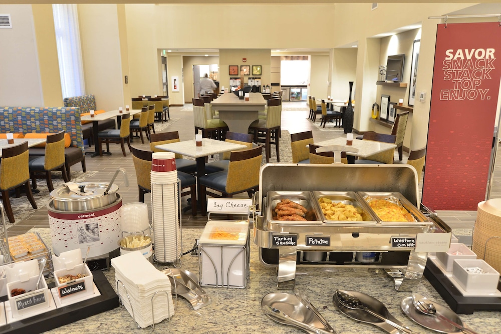 Hampton Inn & Suites Chippewa Falls - photo 34