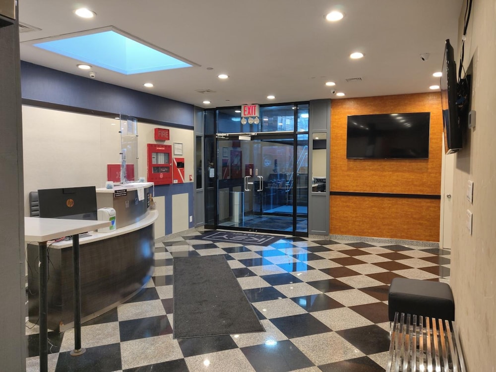 Hotel Key LaGuardia Airport - photo 6