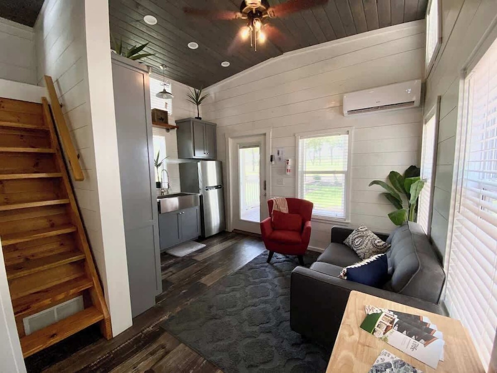 Resort at Fredericksburg Unit 9 - photo 5