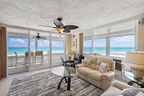 Redington Towers 3F 2BD 2BA Beachfront in Saint Pete Beach, United States