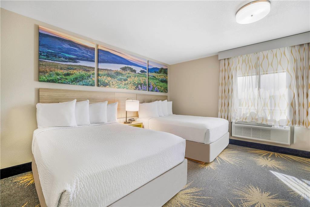 Days Inn by Wyndham Cortez - photo 20