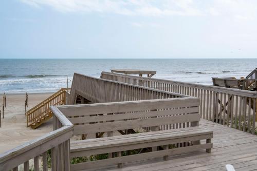 Wahoo by Oak Island Accommodations - photo 4