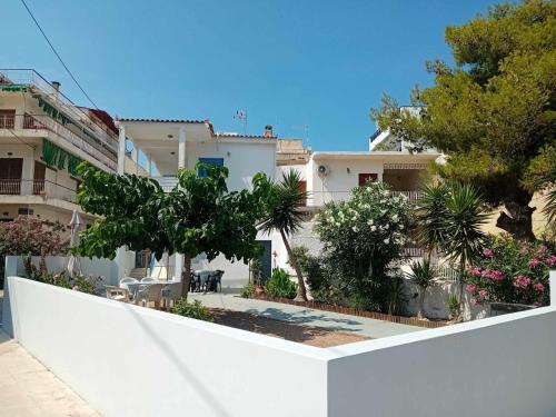 Catherine's house — 4-Star Luxury Hotel in Artemida, Greece