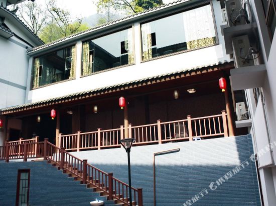 Hong Lai Ju Hotel in Leshan, People's Republic of China