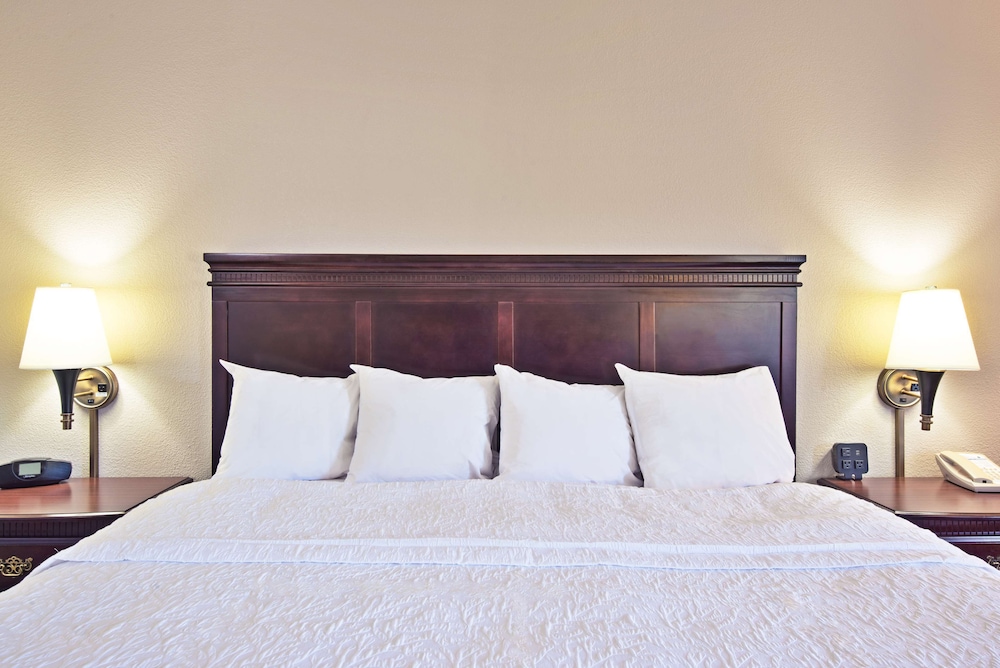 Hampton Inn Huntington Barboursville - photo 13