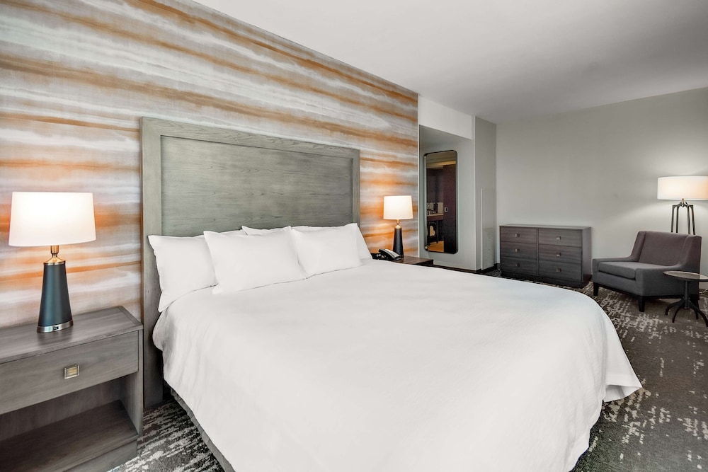 Embassy Suites by Hilton Jonesboro Red Wolf Convention Center - photo 10
