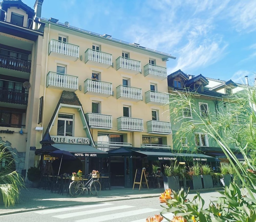 Hotel du Midi - carbon neutral hotel in Thones