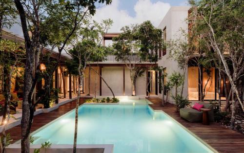 Luxury Jungle Villa Sleeps 21 Private Pool — 4-Star Luxury Hotel in Tulum, Mexico