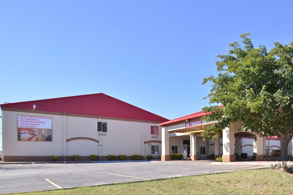 Red Roof Inn Van Horn - photo 30