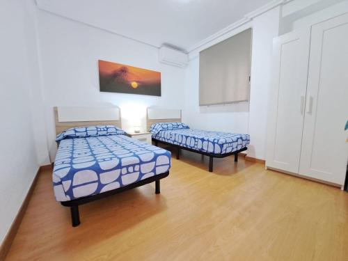 Céntrico apartamento en Valencia próximo parada de metro Ángel Guimerà — 4-Star Luxury Hotel in Valencia, Spain