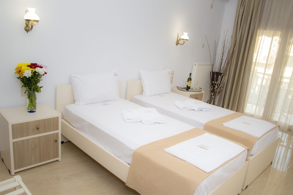 Hotel Astron - carbon neutral hotel in Myrina