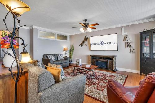 Hawthorne 1421 in Branson, United States