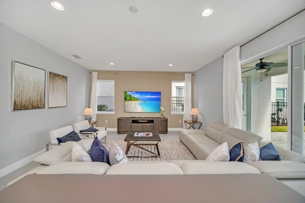 Brand New Encore Resort 5 Bed Resort Home 5 Bedroom Villa - photo 21