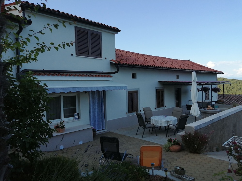 Apartment Sanja — 4-Star Luxury Hotel in Moscenicka Draga, Croatia