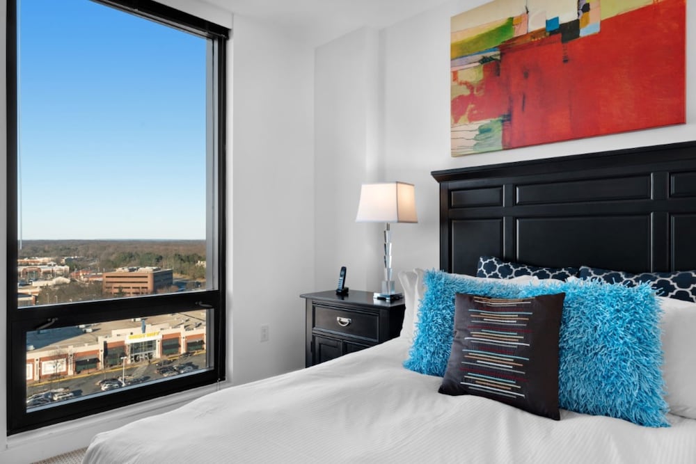Global Luxury Suites at Reston Town Center - photo 37