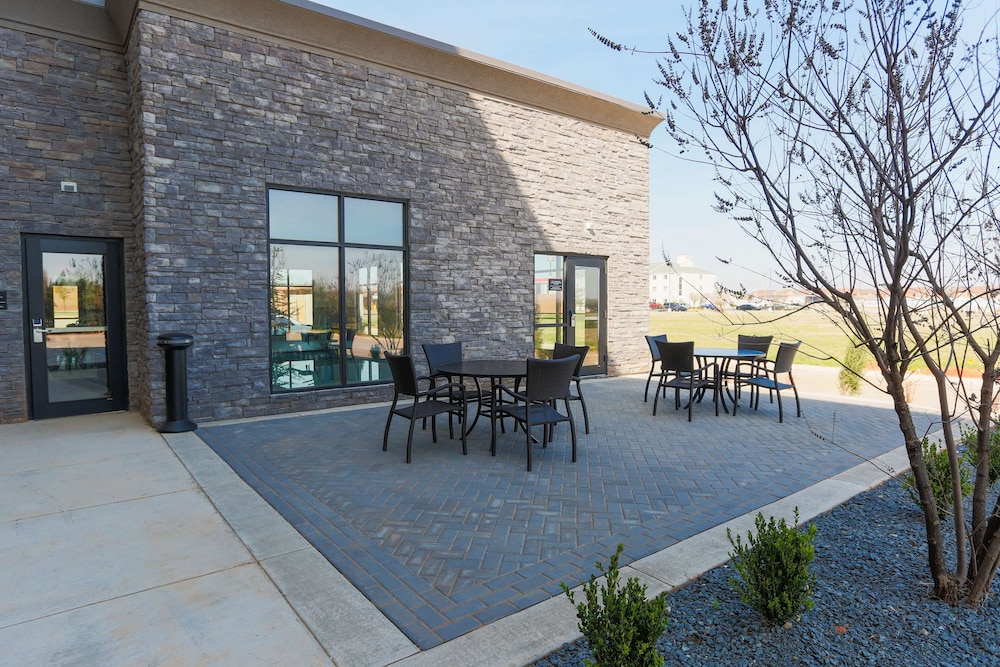 Hampton Inn El Reno - photo 63