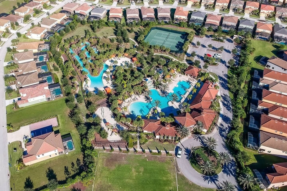 Sleeps 18 Solterra Resort Pool GameRoom Themed BDRs Broad Oak by AvantStay - photo 47