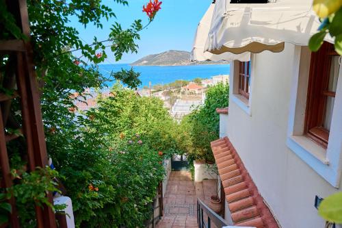 The Captain's Penthouse — 4-Star Luxury Hotel in Limin Mesoyaias, Greece