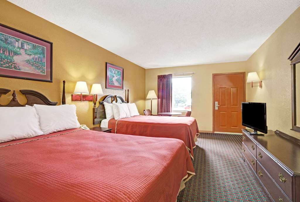 Travelodge by Wyndham Forest Park Atlanta South - photo 10