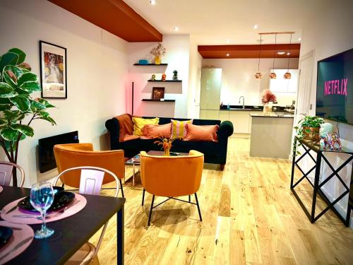 Dawn House Wyndale Living Bham JQ 3BR Townhouse — 4-Star Luxury Hotel in Birmingham, United Kingdom