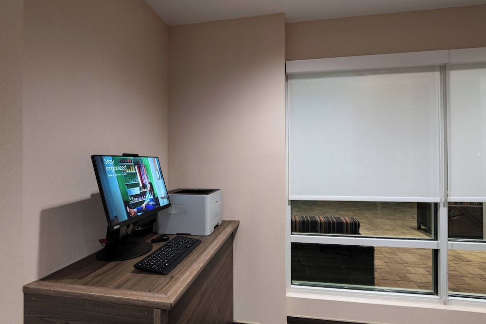 TownePlace Suites by Marriott San Antonio Northwest at The RIM - photo 26