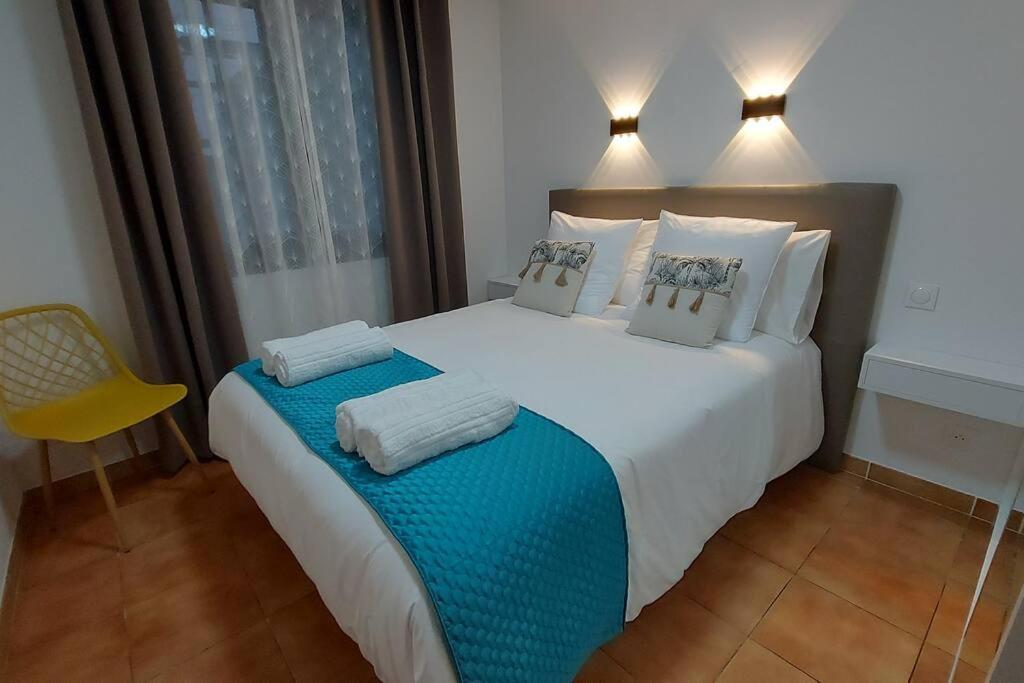 Ilodays in Unknown City, Réunion