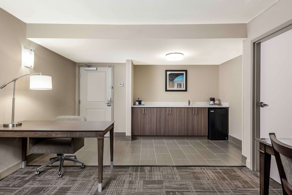Hampton Inn & Suites Chapel Hill Durham Area - photo 11