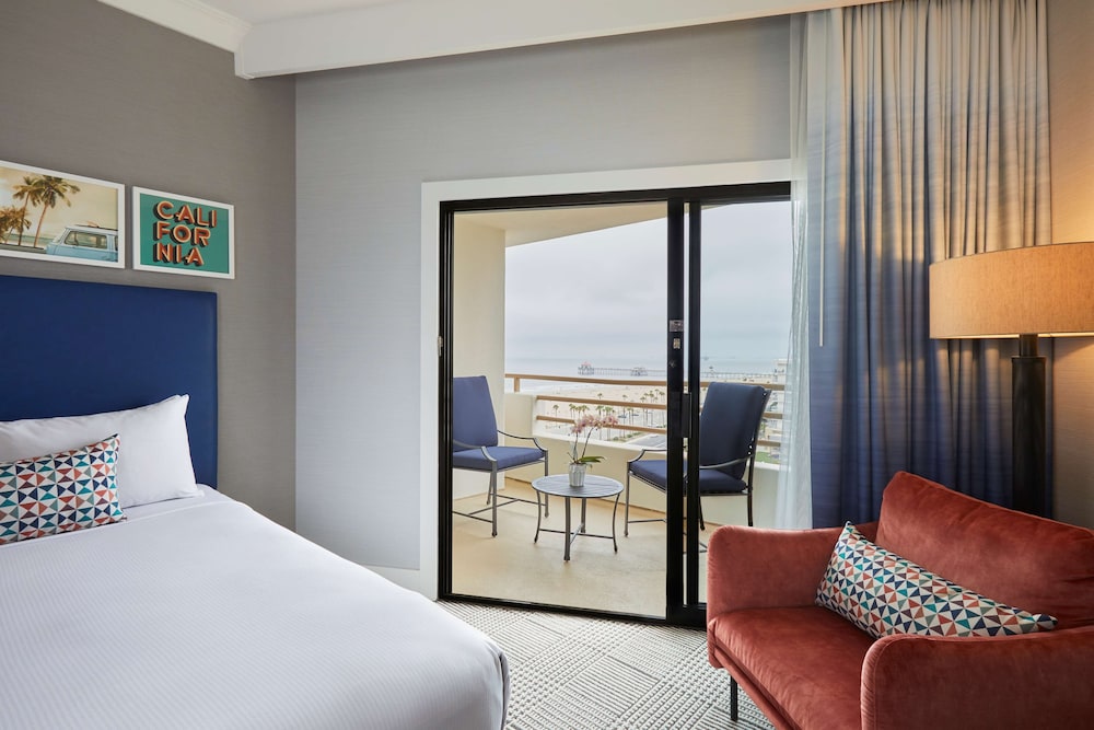 The Waterfront Beach Resort A Hilton Hotel - photo 79