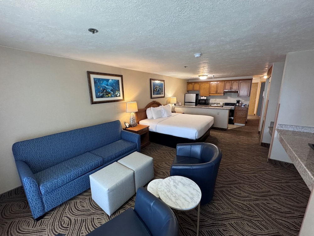 Promenade Inn & Suites Oceanfront - photo 9