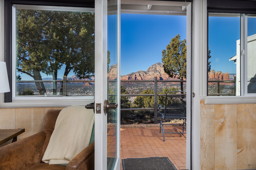 Sky Ranch Lodge - photo 36