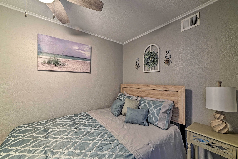 Oceanfront Corpus Christi Condo: Resort Perks - photo 3