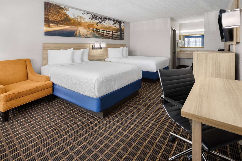 Days Inn by Wyndham Waycross - photo 9