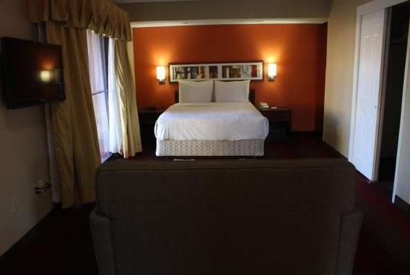Hawthorn Extended Stay by Wyndham Wichita - photo 17