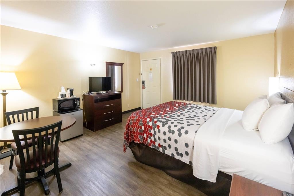 Econo Lodge McAlester - photo 10