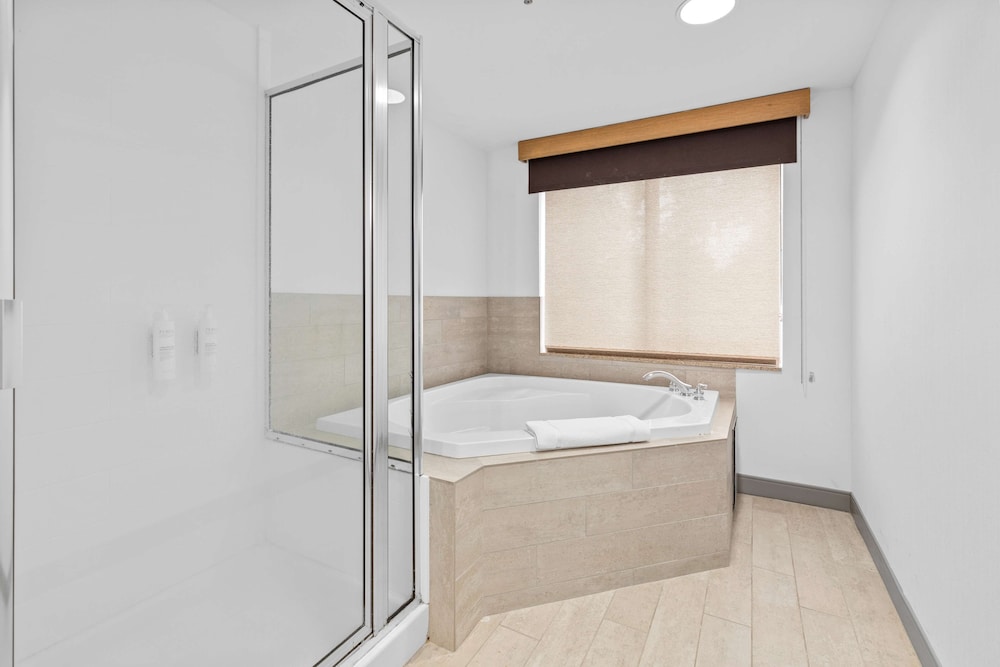 Hilton Garden Inn Syracuse - photo 35