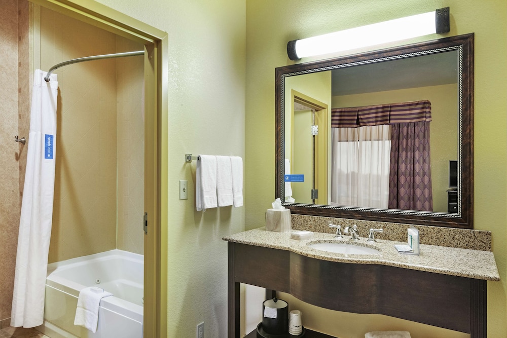 Hampton Inn & Suites Tulsa North Owasso - photo 29