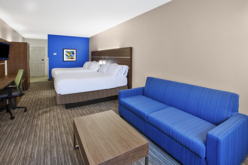Holiday Inn Express & Suites Manchester by IHG - photo 17