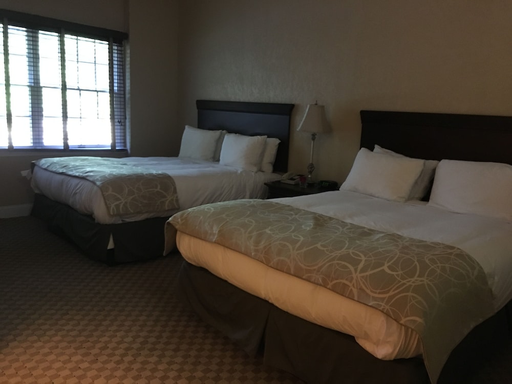 Colts Neck Inn Hotel - photo 9