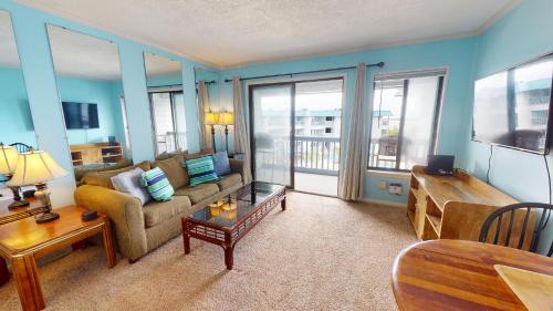 Savannah Beach and Racquet Club 312A by Tybee Beach Vacation Rentals — 4-Star Luxury Hotel in Tybee Island, United States