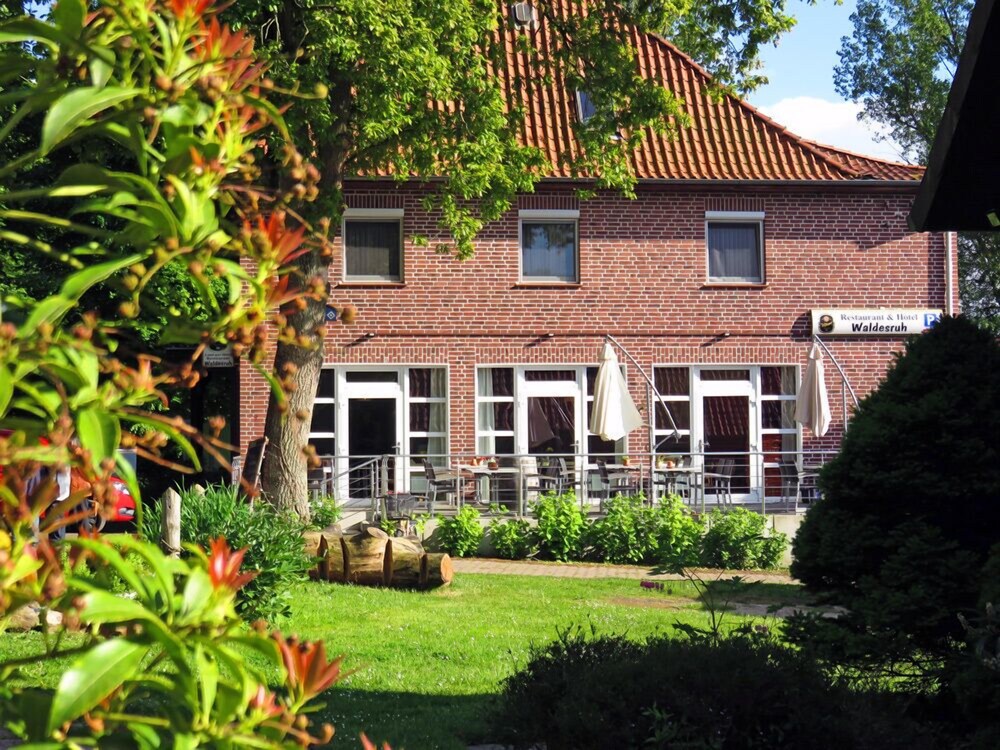 Land gut Hotel Waldesruh — hotel in Altenmedingen