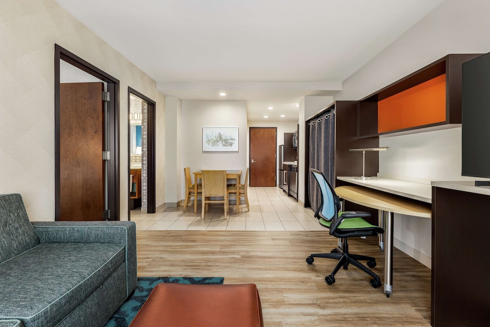Home2 Suites by Hilton NY Long Island City Manhattan View - photo 12