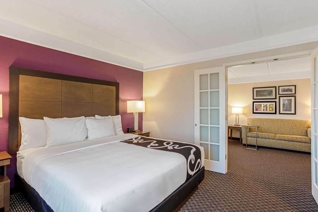 La Quinta Inn & Suites by Wyndham Panama City - photo 26
